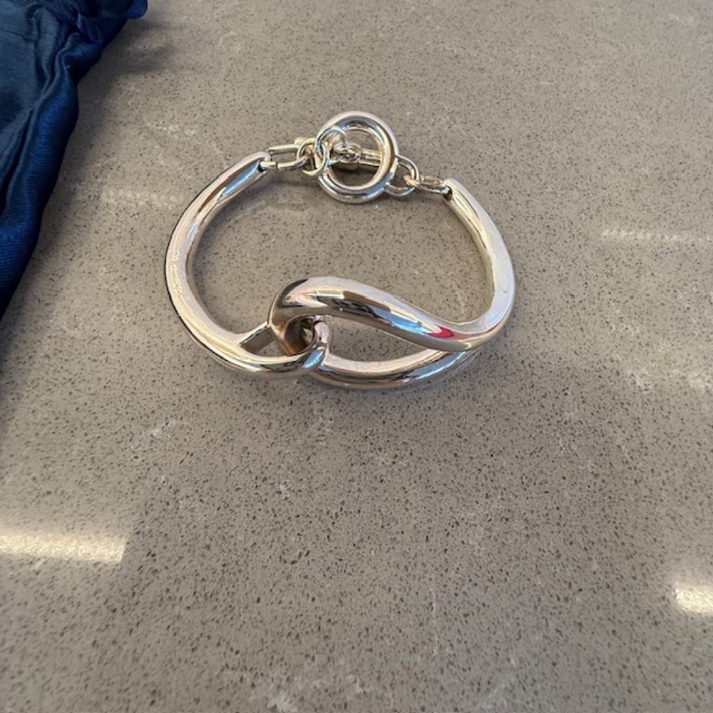 Agatha Paris Interlocking Silver-Tone Bangle Bracelet – Toggle Clasp, 7.5′′ EUC